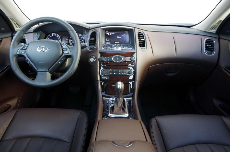  Infiniti EX35 2012 года  (фото 33 из 42)